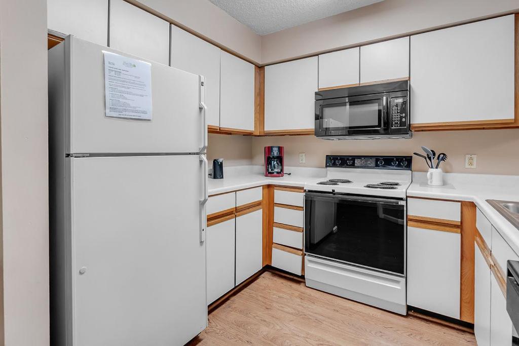 Park Place Condos ガトリンバーグ エクステリア 写真