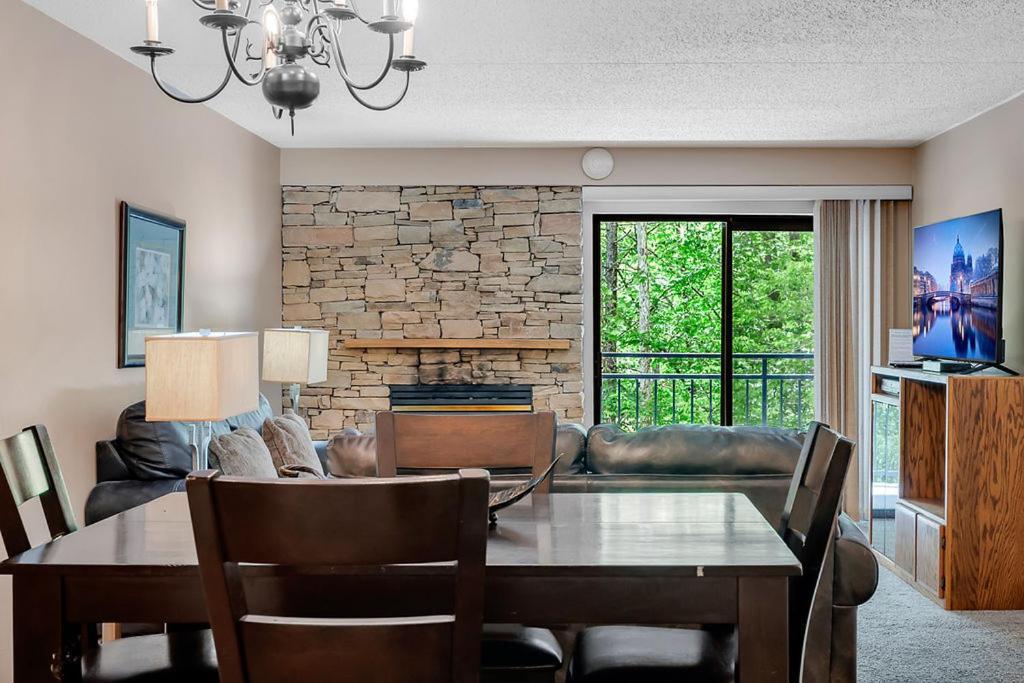 Park Place Condos ガトリンバーグ エクステリア 写真